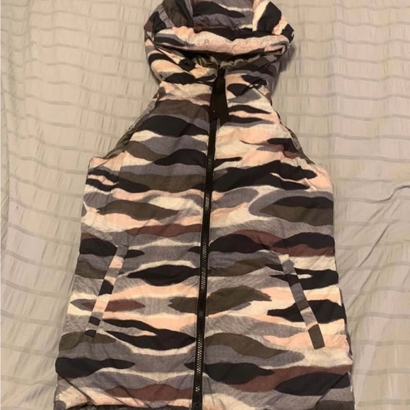 The Fluffiest Vest - Picture 7 of 14